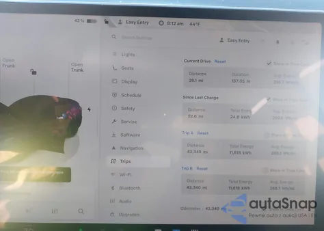 2023 Tesla Model Y Awd/Long Range Dual Motor All-Wheel Drive z USA, uszkodzony, nr VIN 7SAYGDEE5PA106076